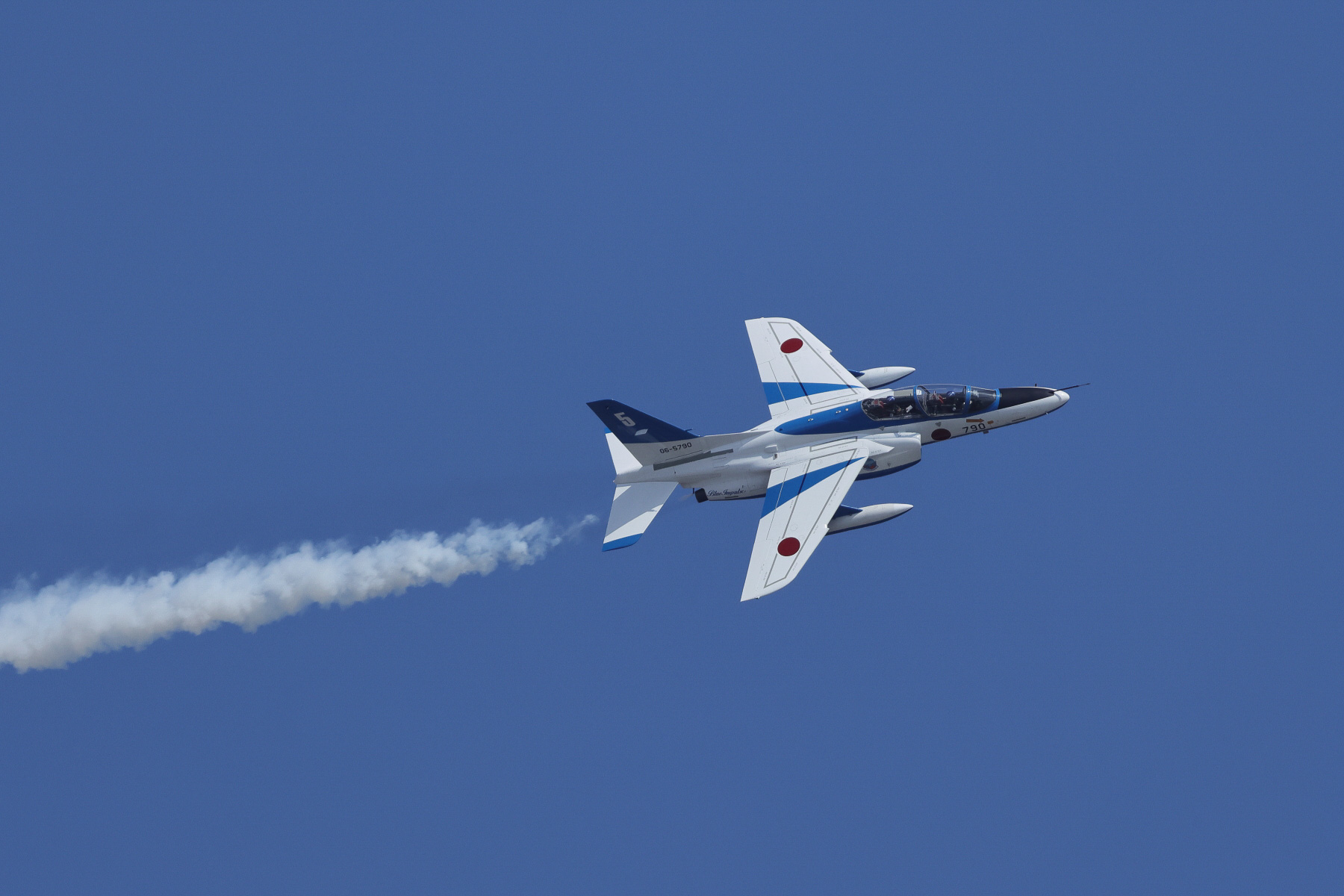 6. 「360°ターン（ソロ）」5番機がリングをなぞるように360°ターン