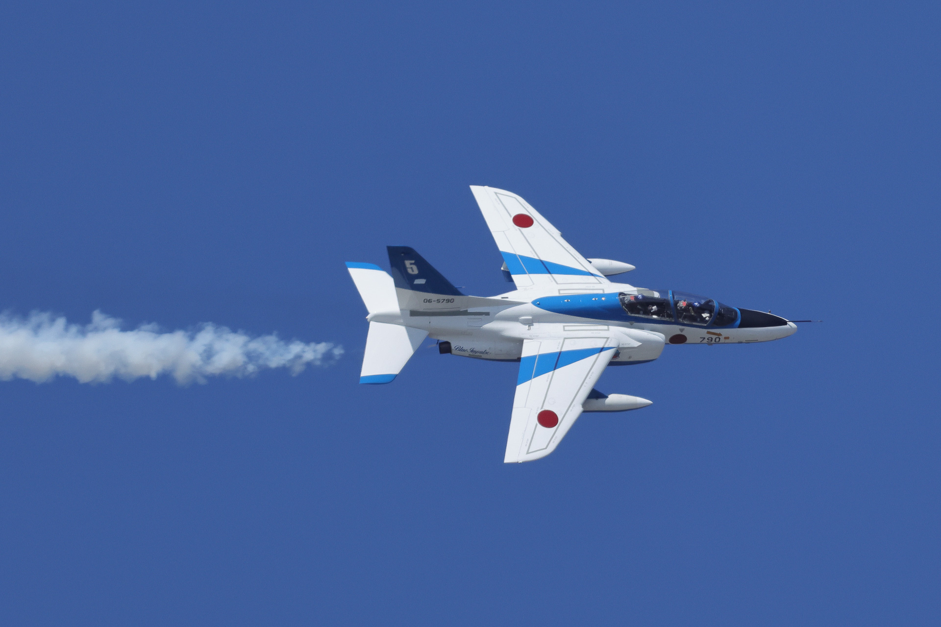 7. 「360°ターン（ソロ）」リングをなぞるように飛ぶため、会場のどこからでも近くに見えた