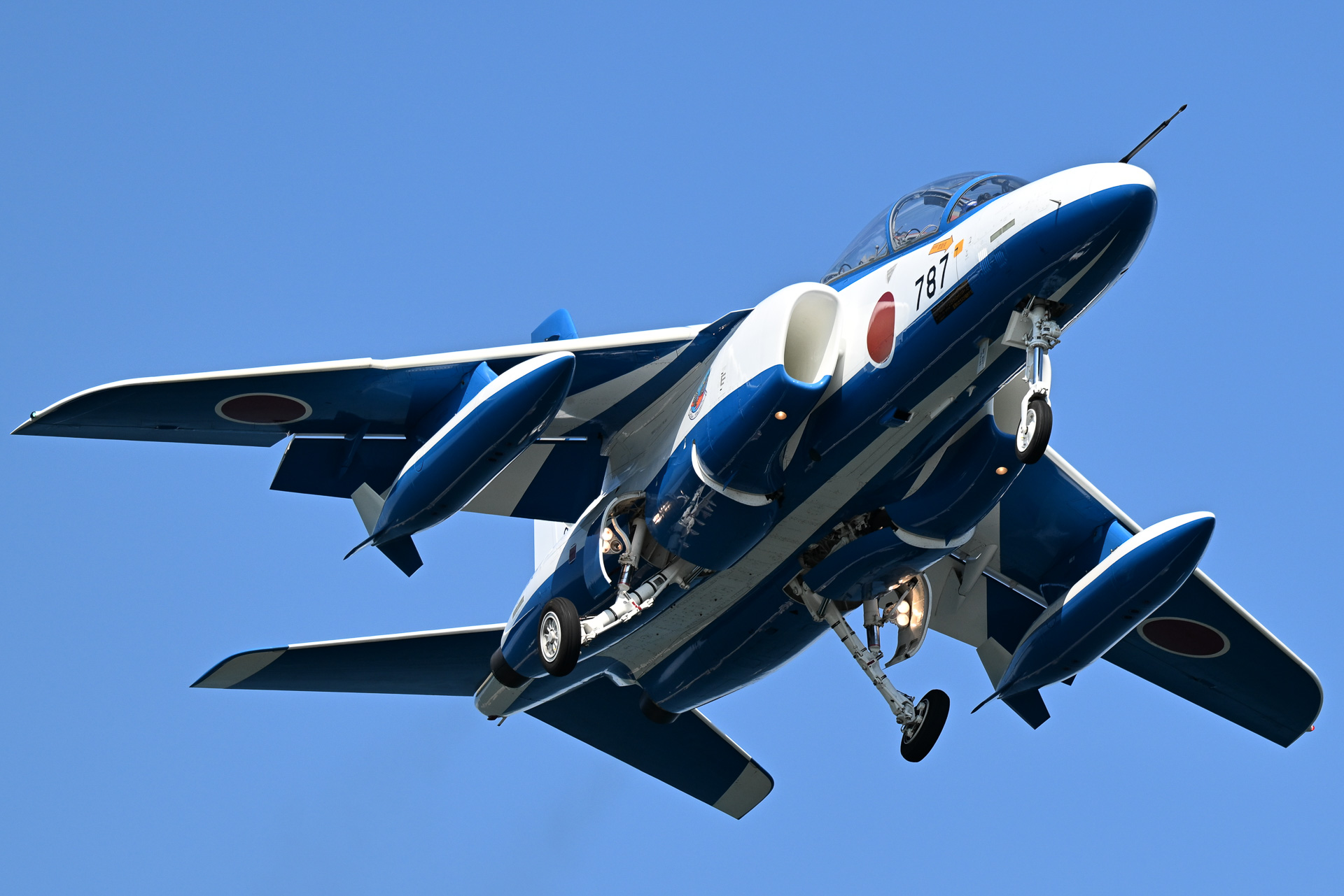 関西空港に着陸進入するブルーインパルス1番機から6番機（撮影：S.K.2）