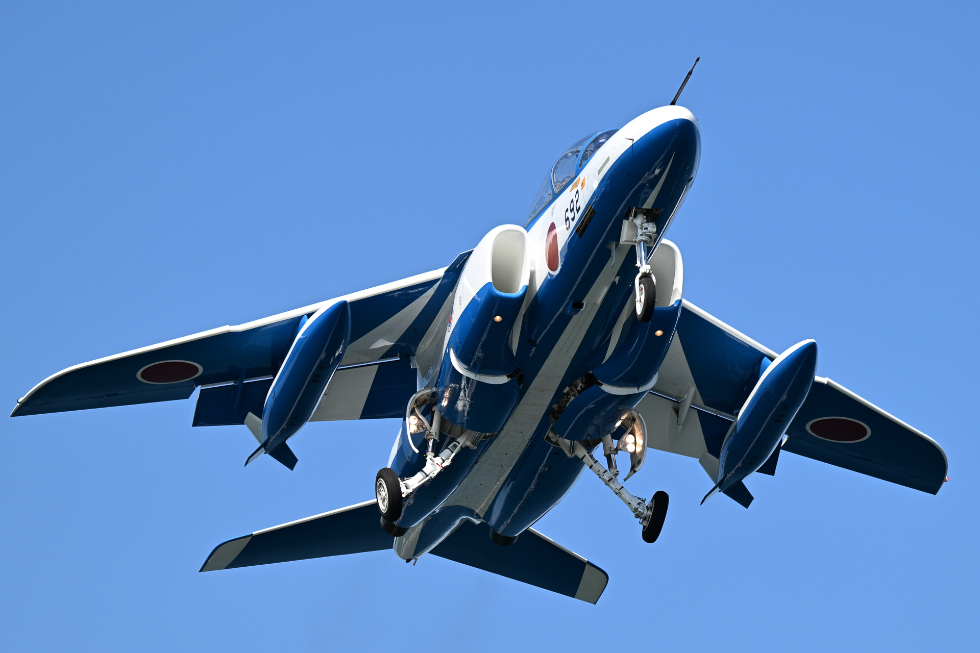 関西空港に着陸進入するブルーインパルス1番機から6番機（撮影：S.K.2）