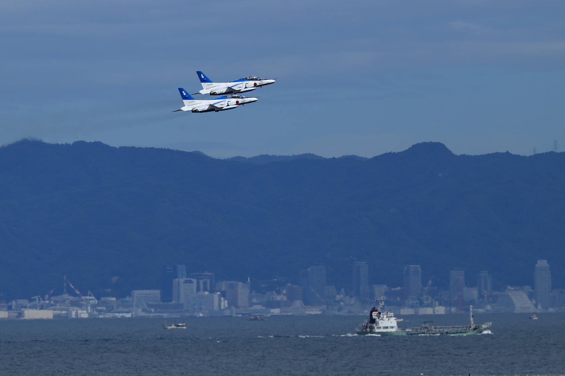 4・5番機は8時50分ごろ離陸（撮影：南幸雄）