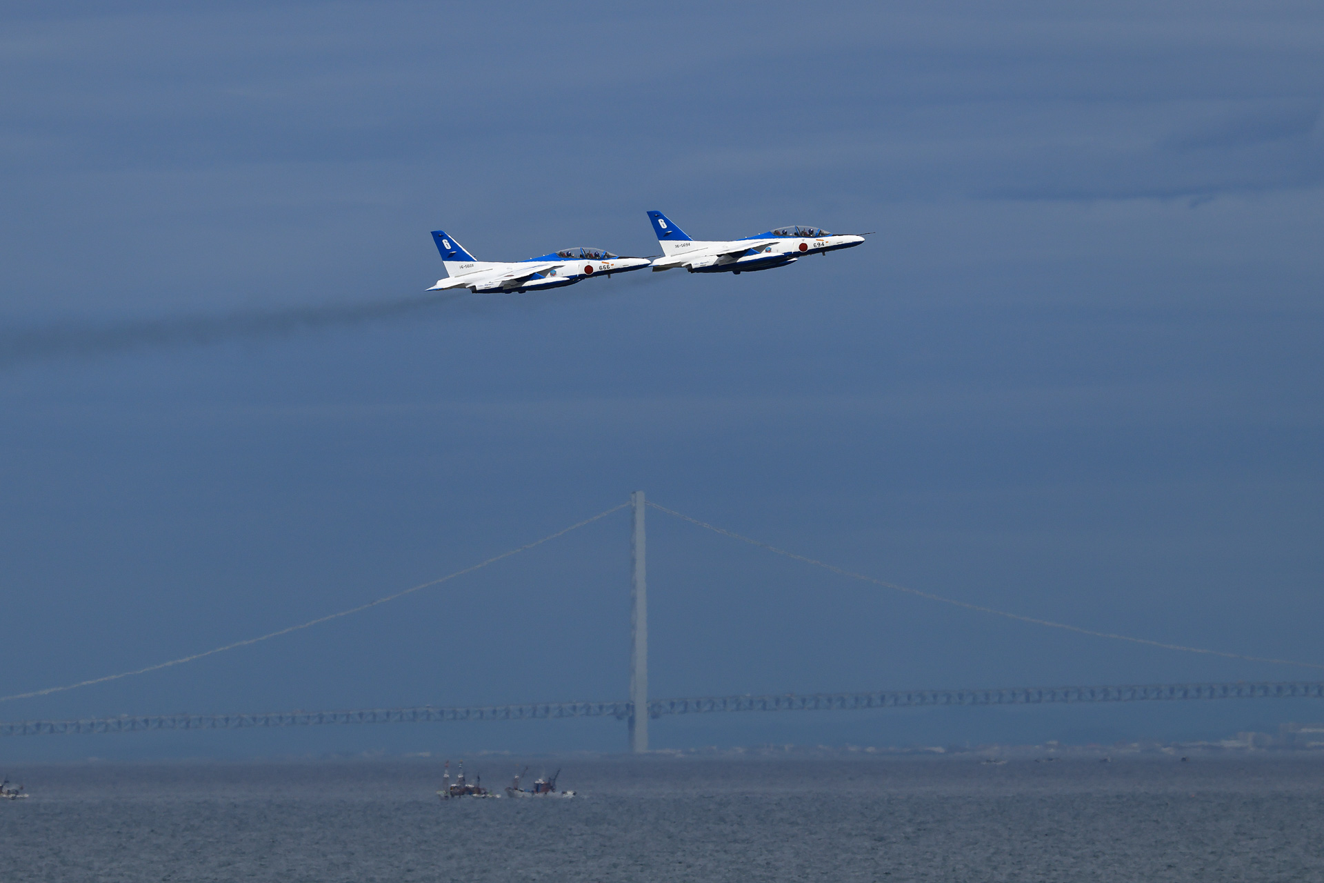 6・7番機（7番機は予備機）の離陸。来たときのまま、予備機は尾翼に「6」をつけている（撮影：南幸雄）