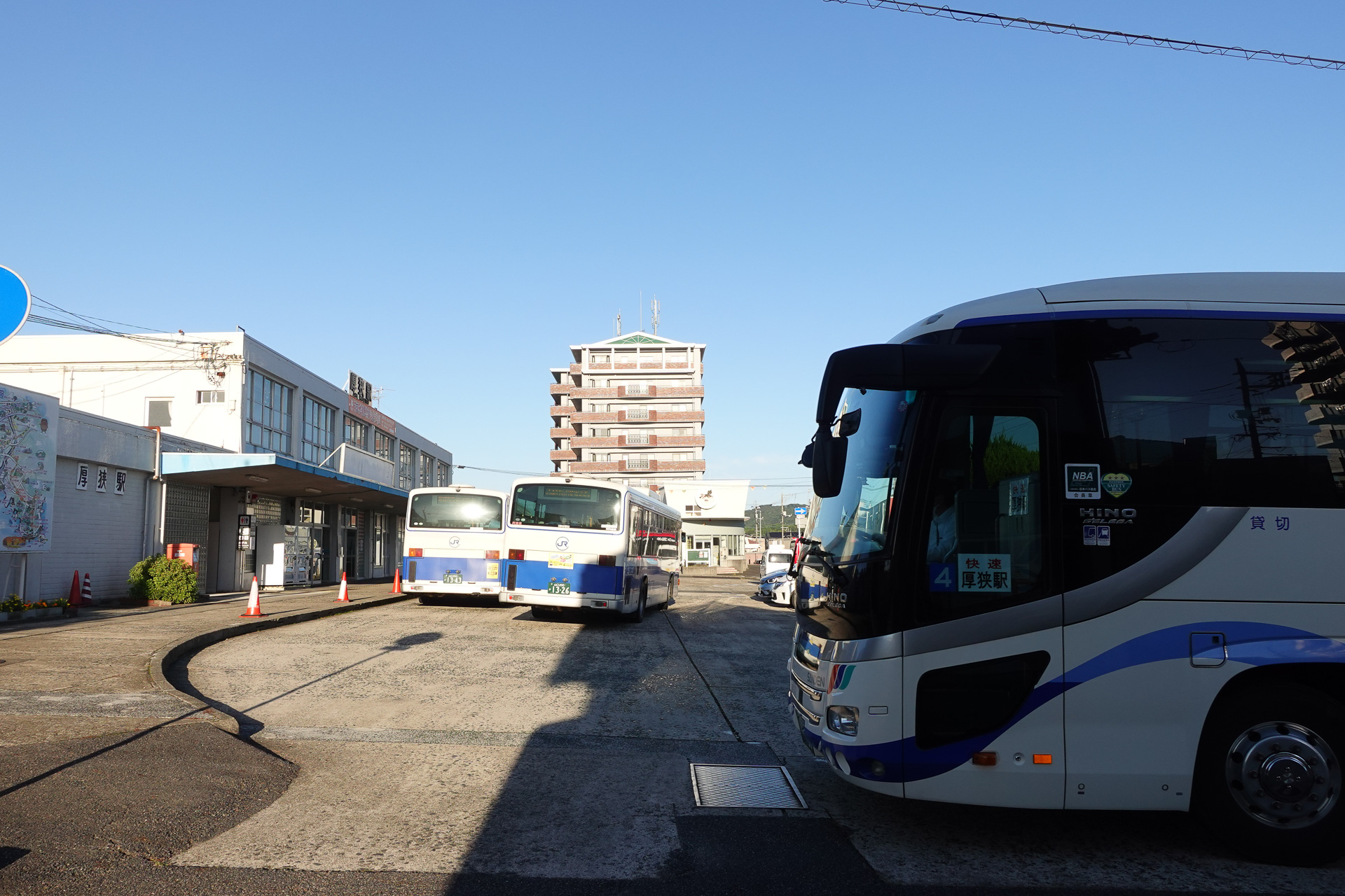 朝の厚狭駅は代行バスでの渋滞が起きる