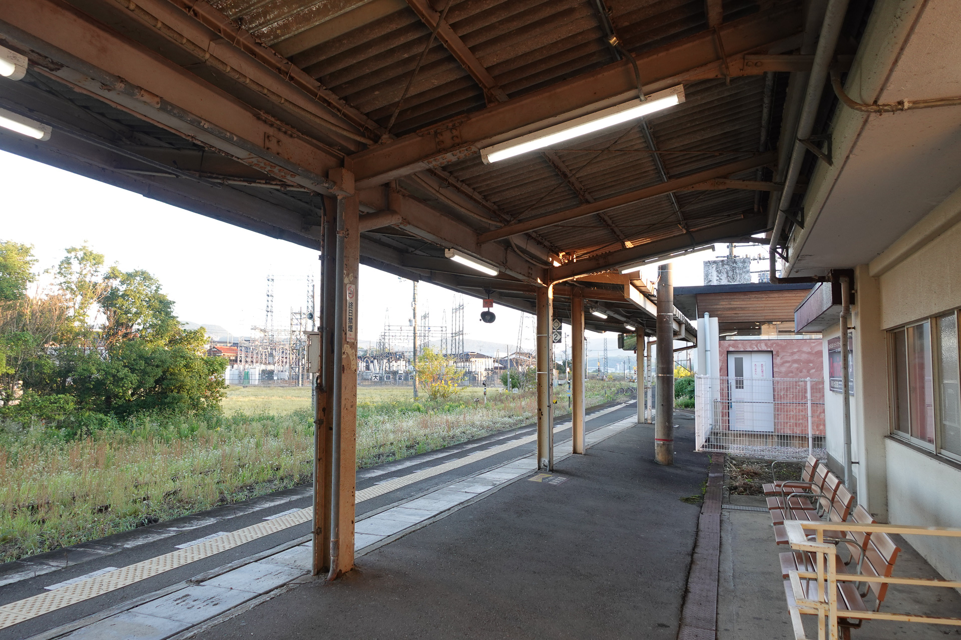 美祢駅ホーム