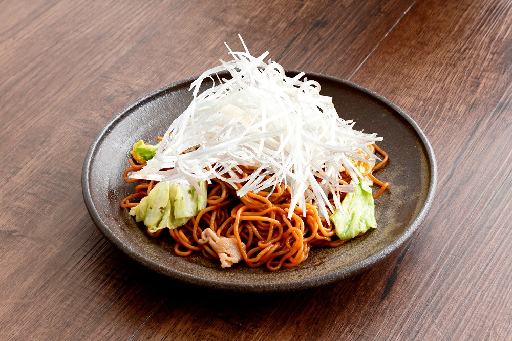 松戸産の白髪ねぎを使用した焼きそば