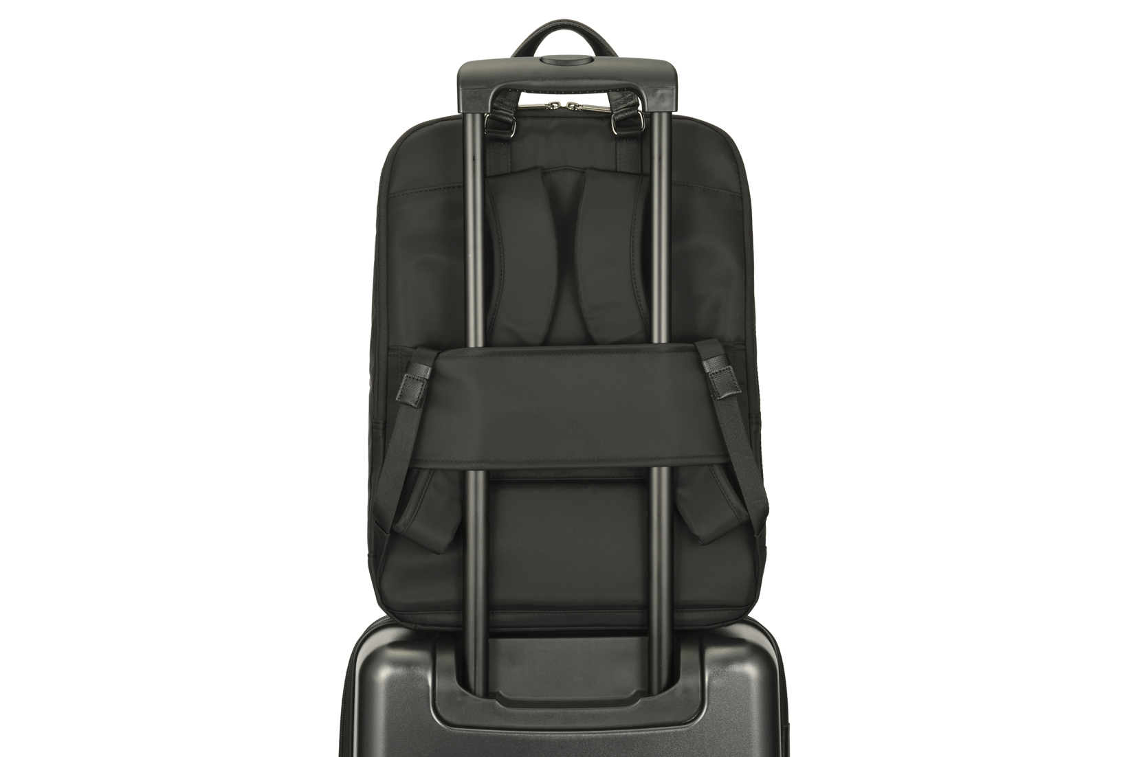 出張時スーツケースのプルドライブハンドルに差し込んで固定できる「セットアップベルト」