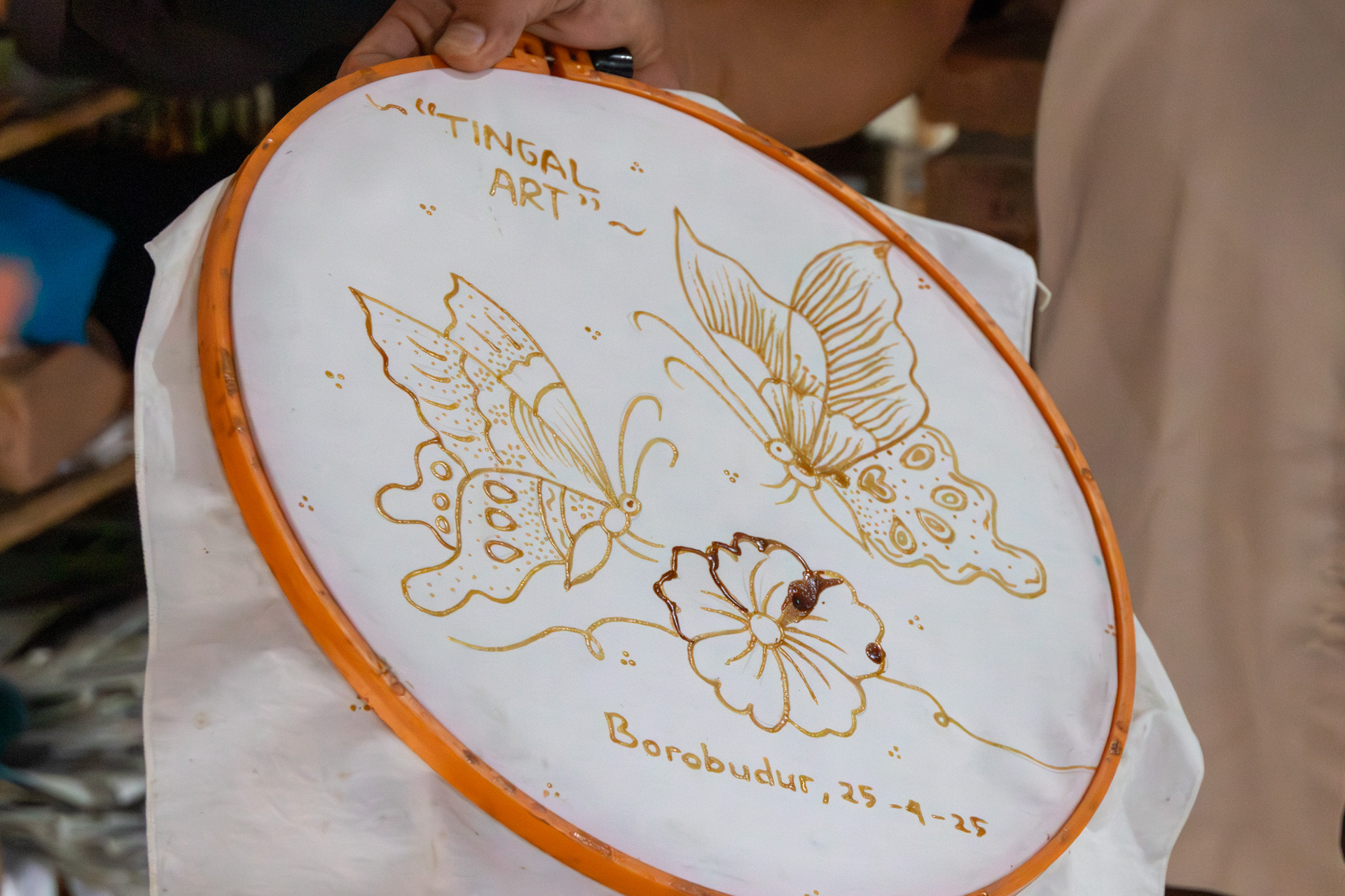 ろうを乗せた布地