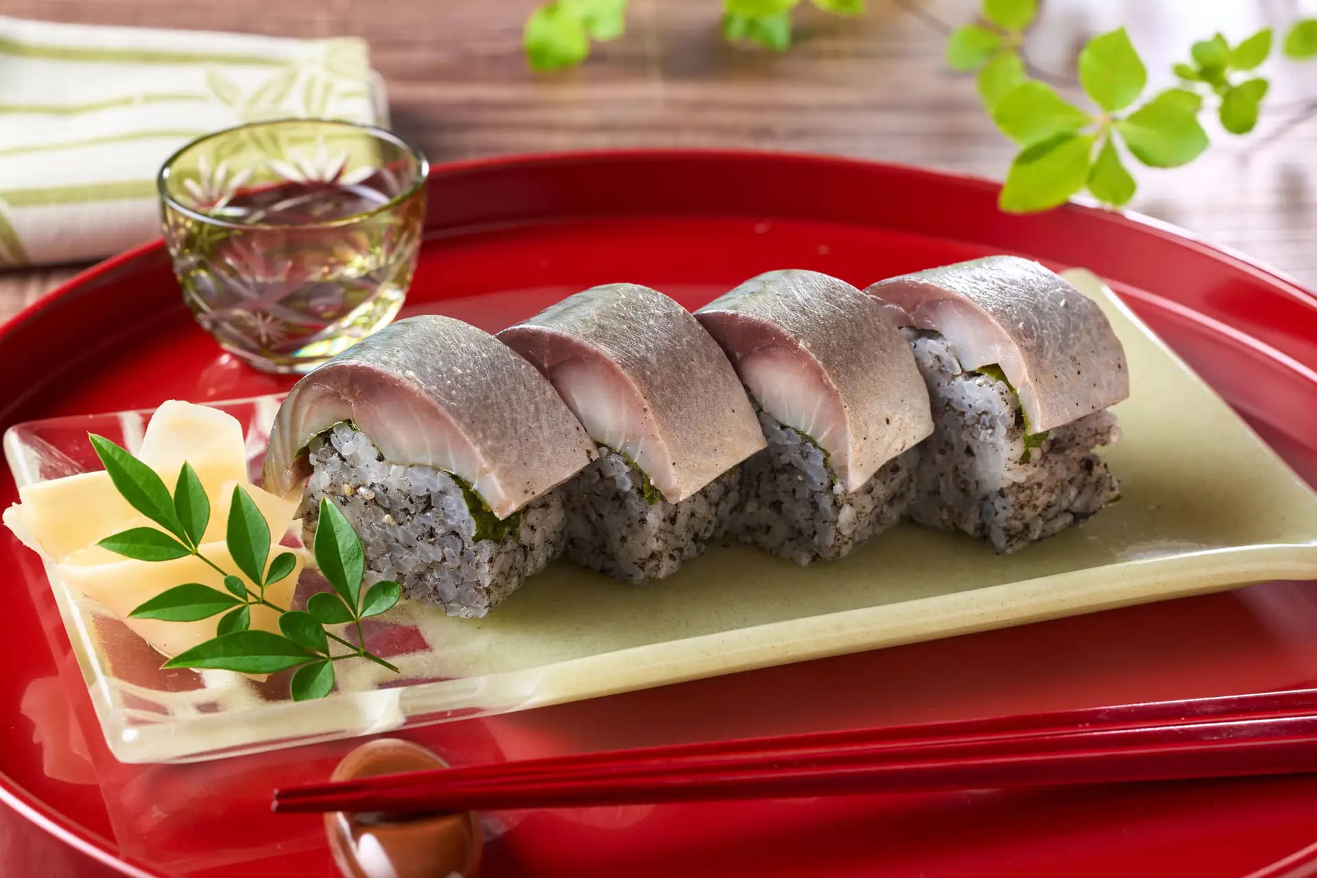 サバのバッテラ黒ゴマしゃり