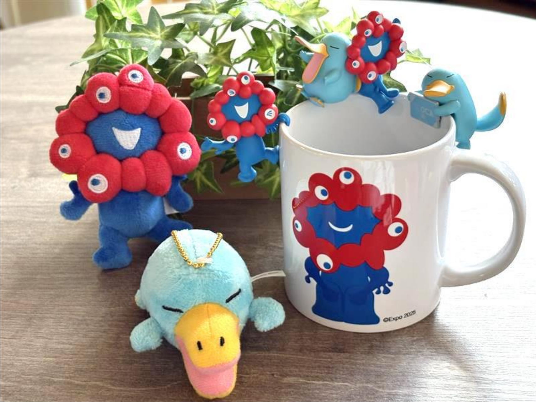 ミャクミャク×イコちゃんカプセルトイ新作はキタンクラブとコラボ