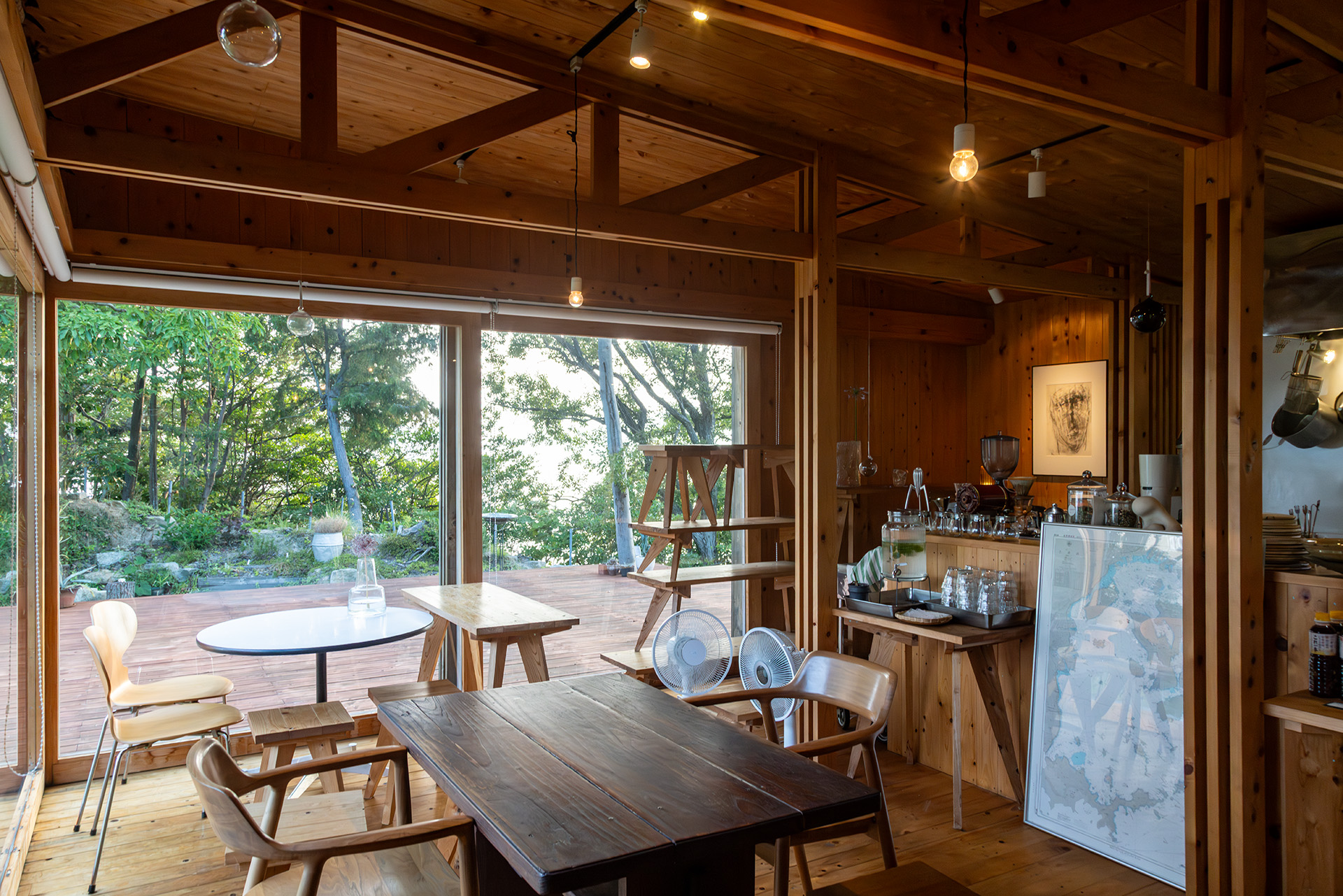 店内もおしゃれな感じ