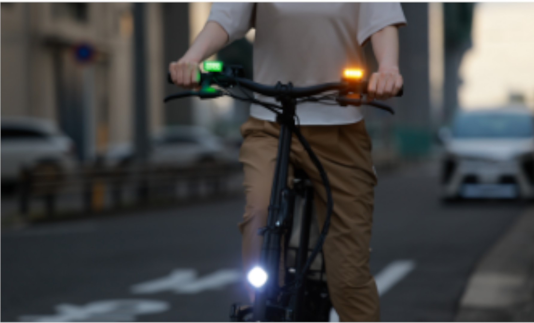 LEDとウィンカーを装備