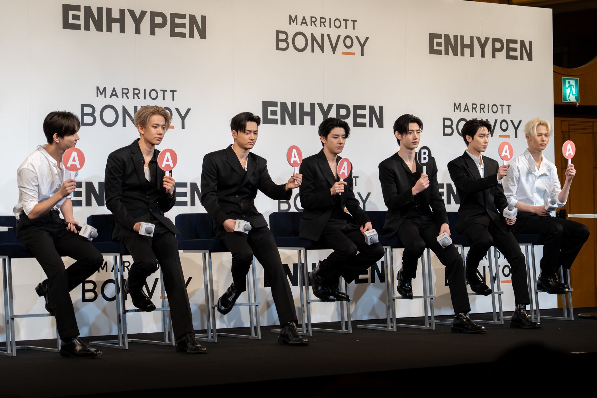 旅行に行くなら海と山どっち？などの2択質問も