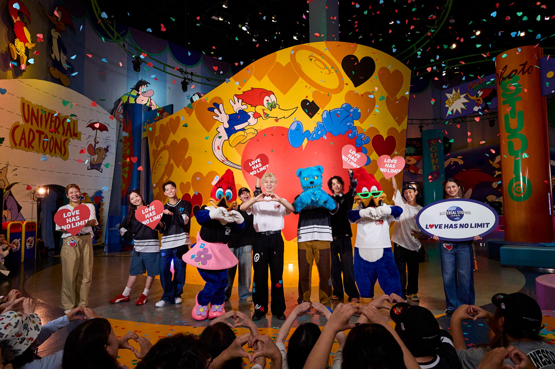 USJのチャリティグッズ新作は覆面アーティスト“CPD”とコラボ。発売記念イベントにモデルを務めたTHE RAMPAGE 長谷川慎が登場