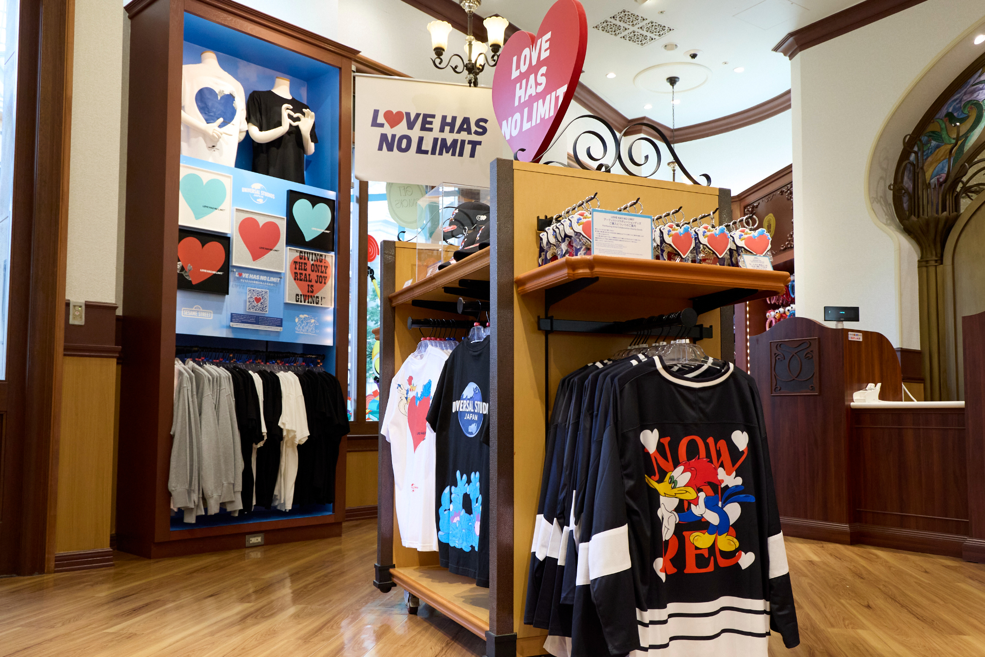 物販店舗「ハリウッド・スペシャルティ・ストア」で購入できる