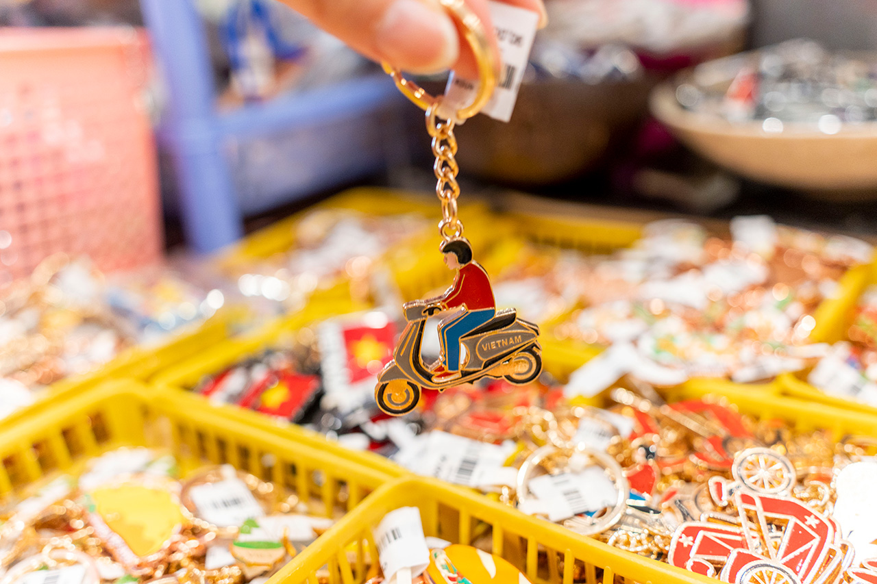 ベトナムモチーフキーホルダー（9万VND、約504円）