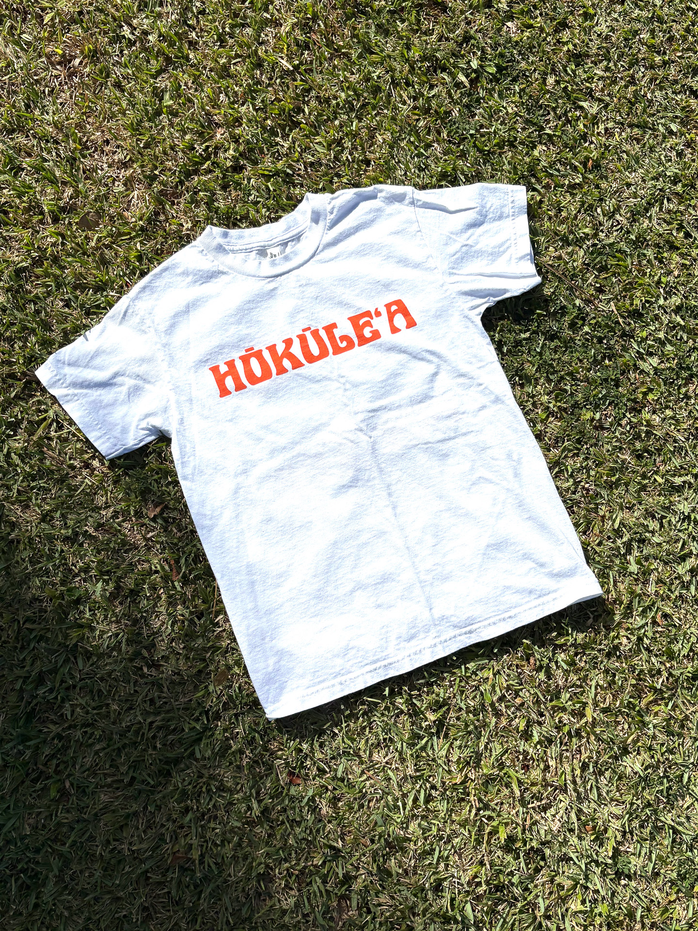 ホクレア50周年Tシャツ。長袖などさまざまなデザインが発売された