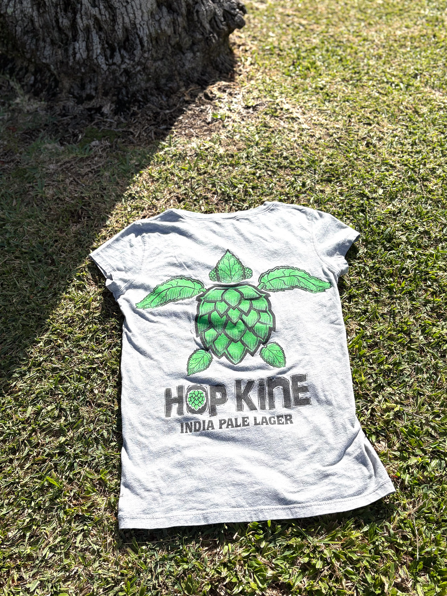 ホップでホヌ（海亀）を表現したビアブリュワリーならではのデザイン