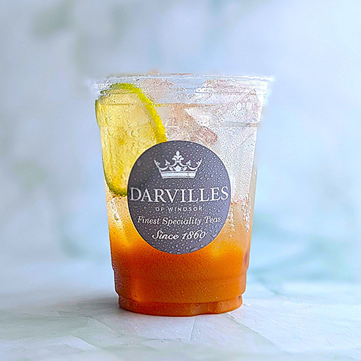 前半「ダーヴィルス・オブ・ウィンザー」の南国のライチ・スパークリングティー（748円、各日60杯）