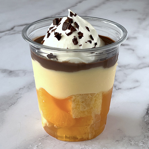 前半「モーニングトン・クレセント東京」のジャッファケーキトライフル（1080円、各日50点）