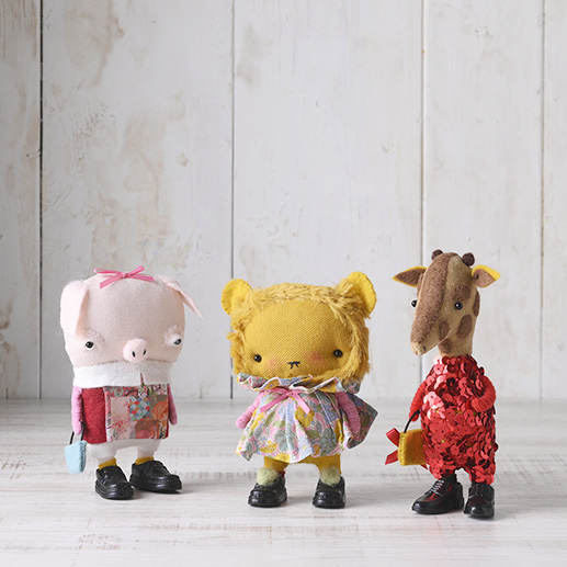 後半「スキッピティホップ」のアニマルドール各種（各1万9800円、各1点限り）