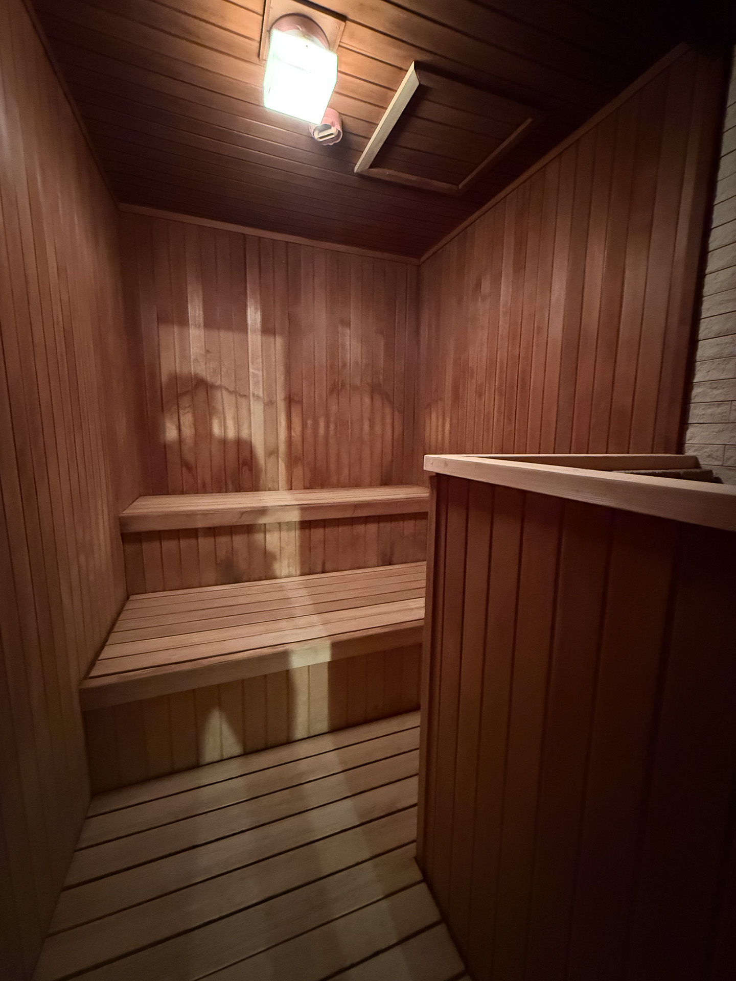 サウナと水風呂もある