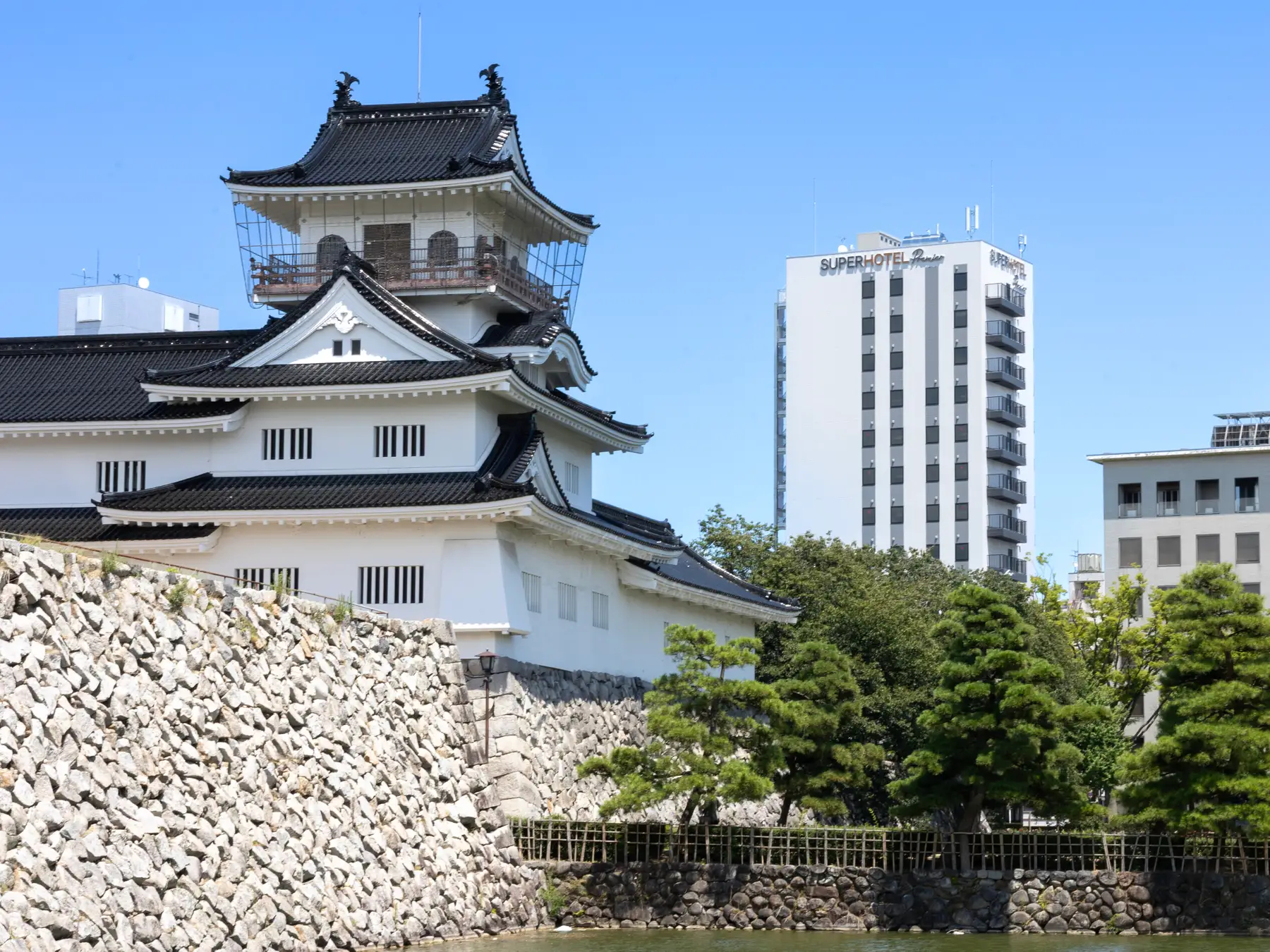 富山城が目の前のロケーション