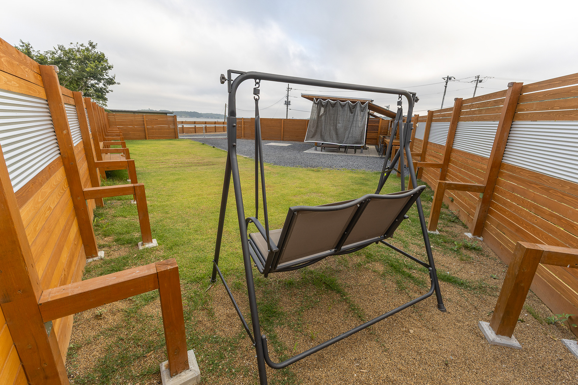 サイト1を奥から見た様子。サイト1にはブランコを設置している