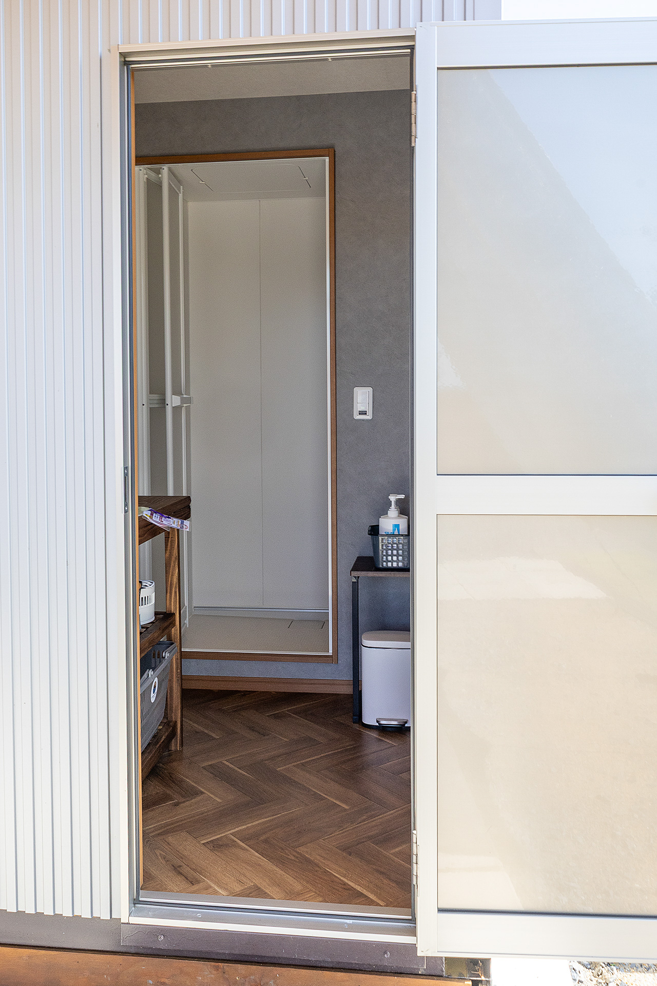 隣はシャワールーム。利用料金は施設利用料に含まれている