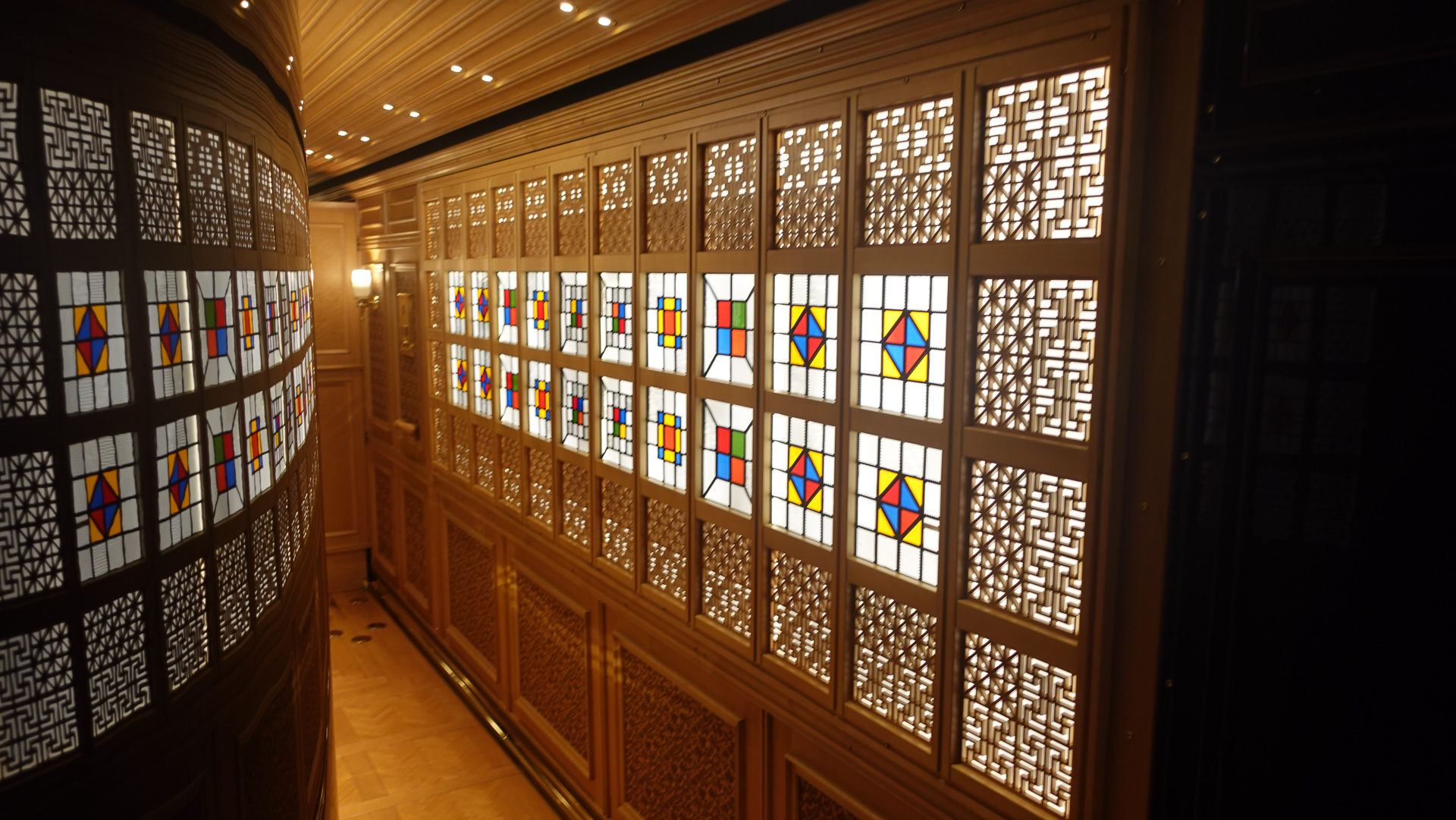 1号車・2号車の通路