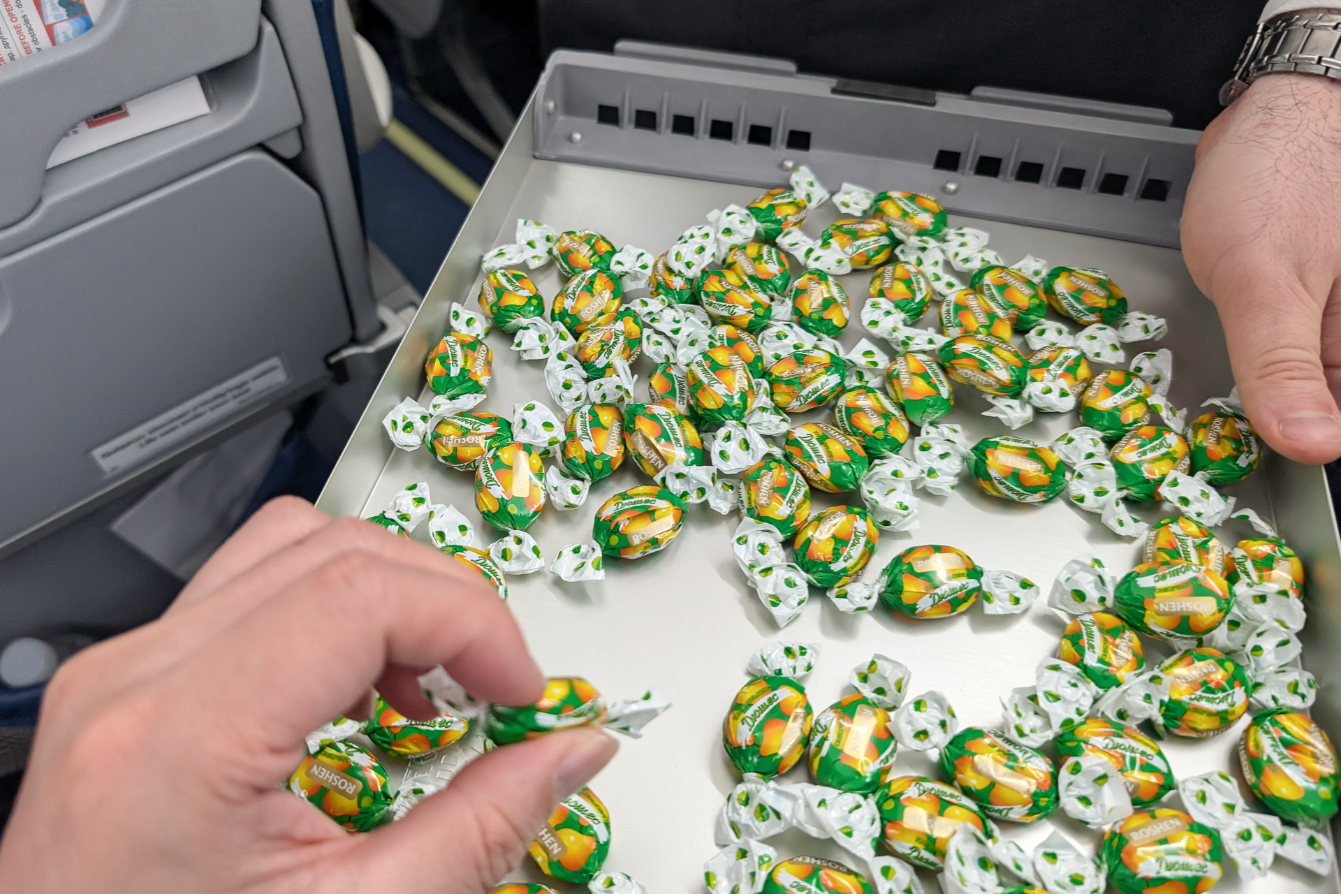 途中でナシ味のアメのサービスがあった