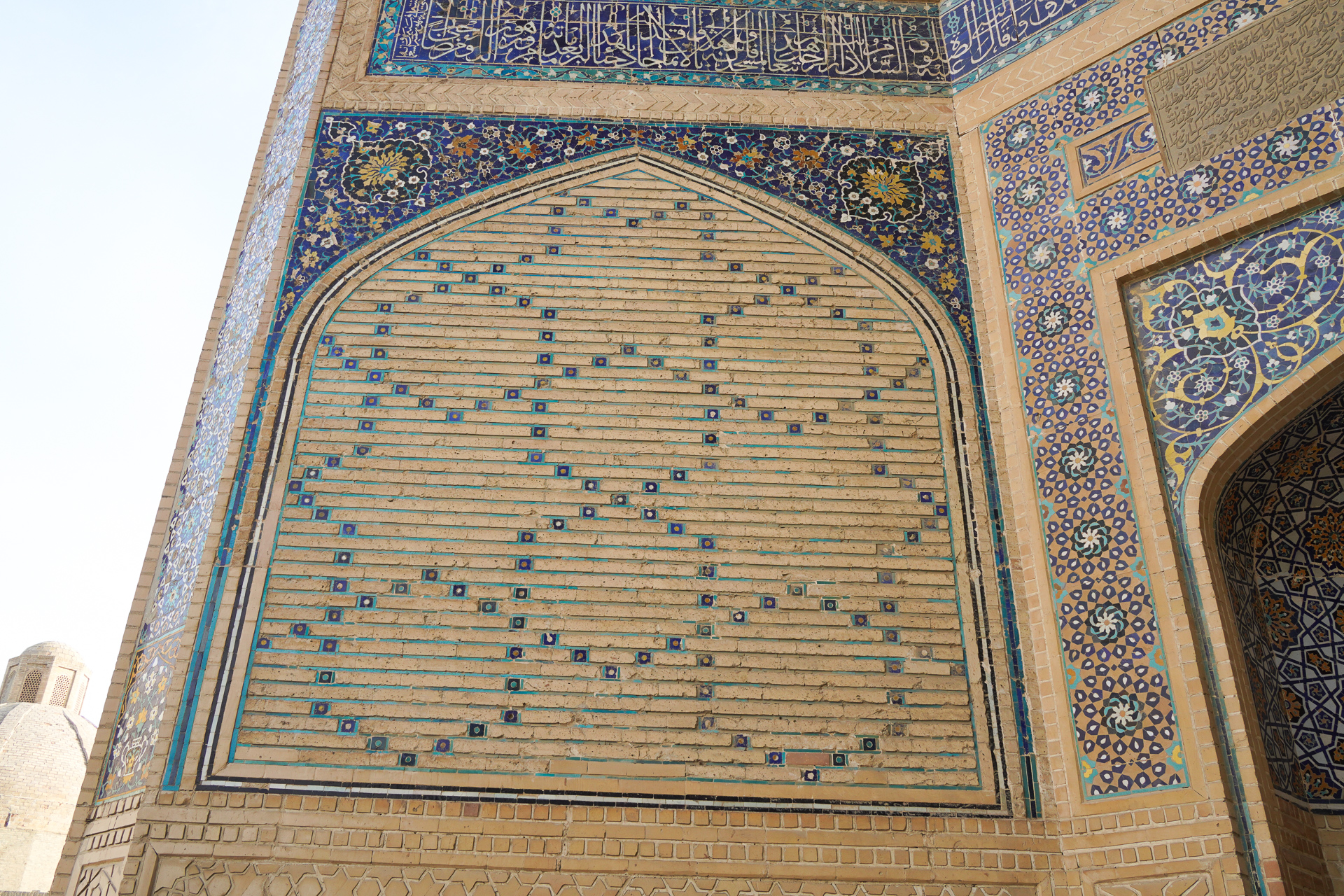 横側にはシンプルなパターン