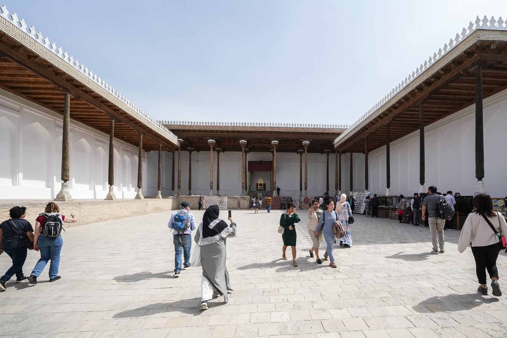 王と謁見する玉座の間