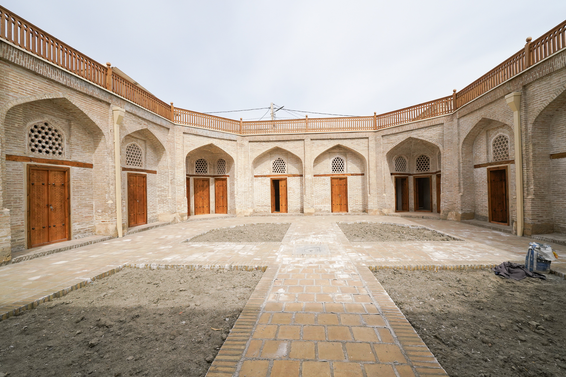 宿の遺跡なので、内部が小部屋に分割されている