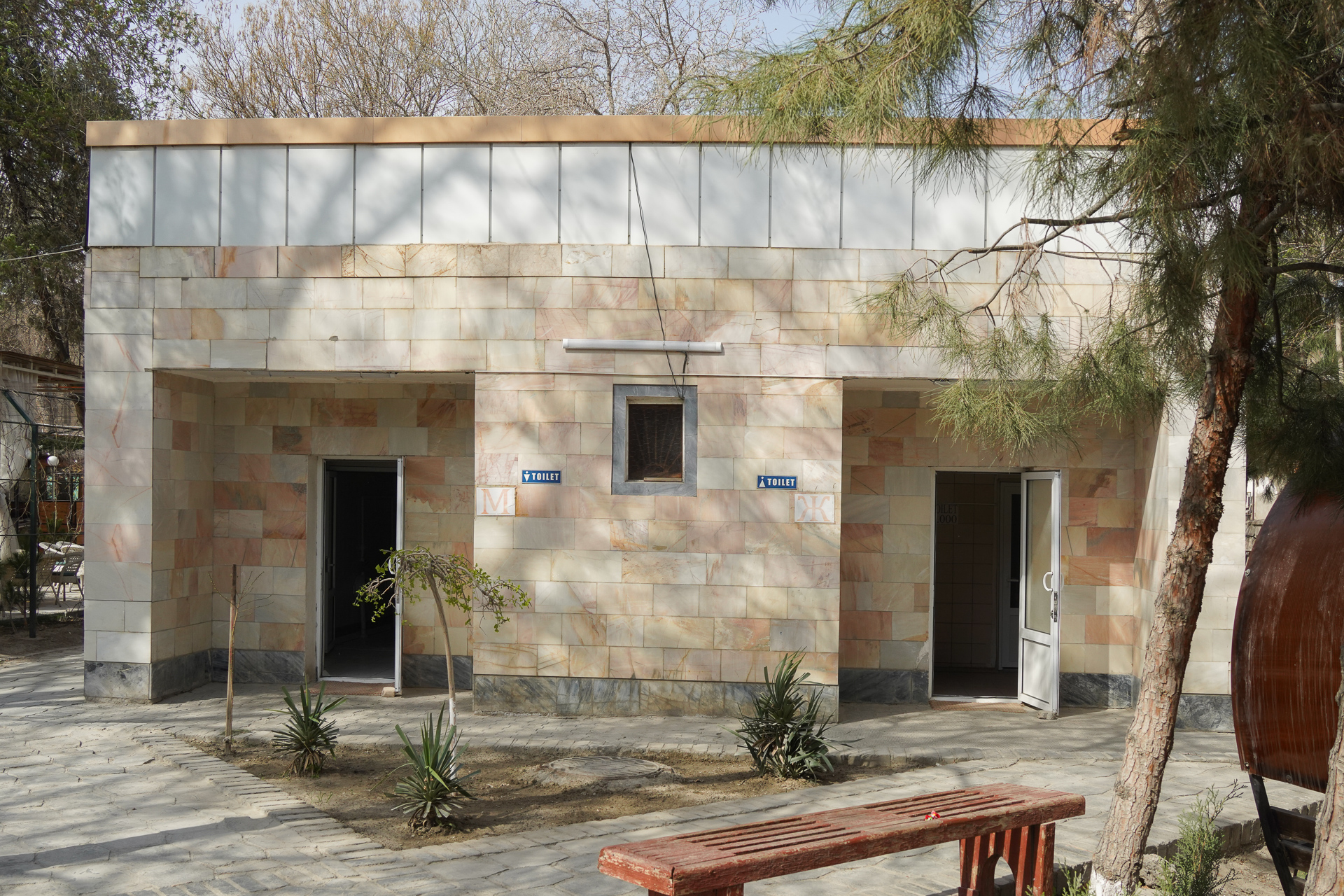 公園にあった公衆トイレ。とてもきれい