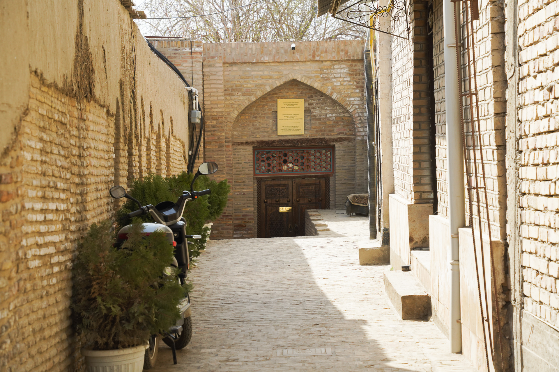 路地を奥へ進んでみた