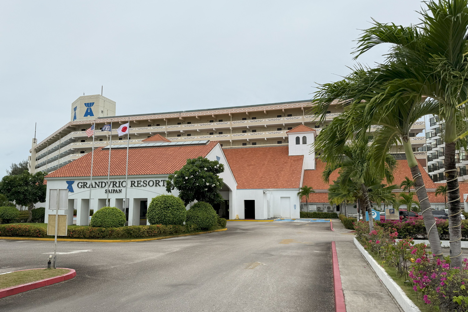 今回も宿泊したグランヴィリオリゾートサイパン。サイパンに残る数少ない日系大型リゾートホテル。ルートイングループのホテルなので日本から赴任しているスタッフも