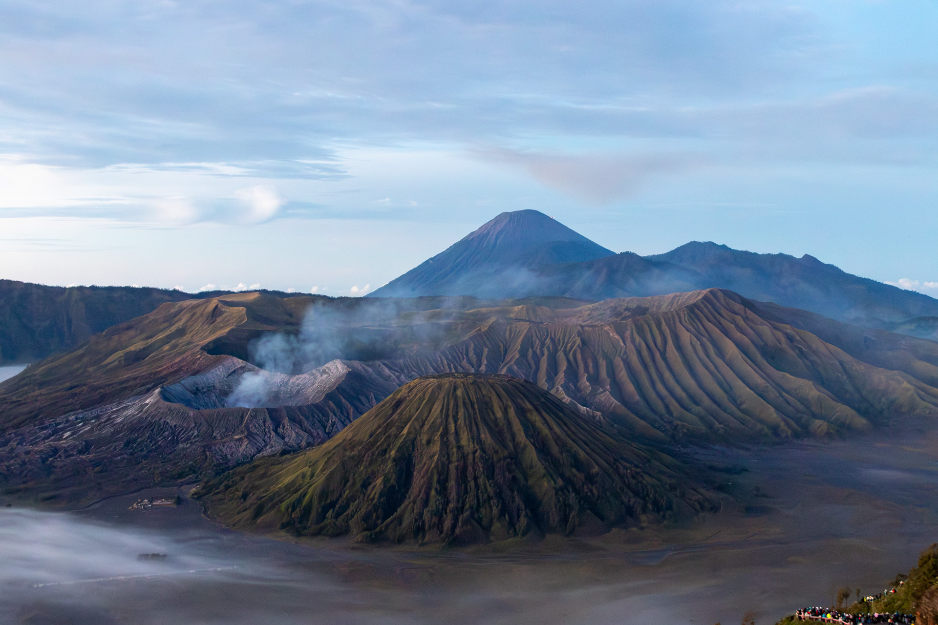 東部ジャワの大人気観光地であるブロモ山