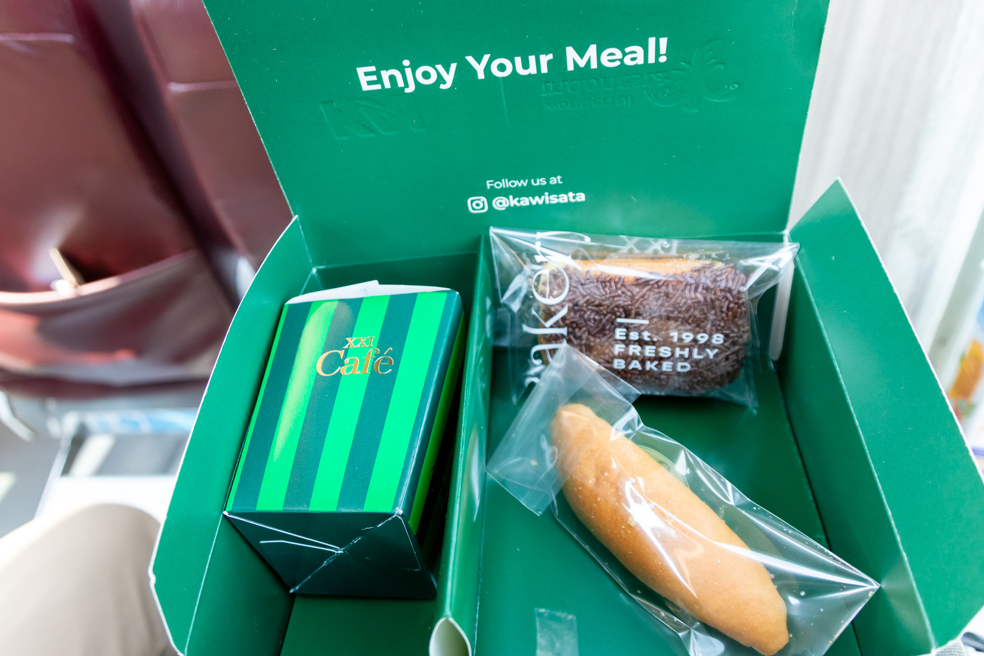 飲み物やお菓子もいただいた