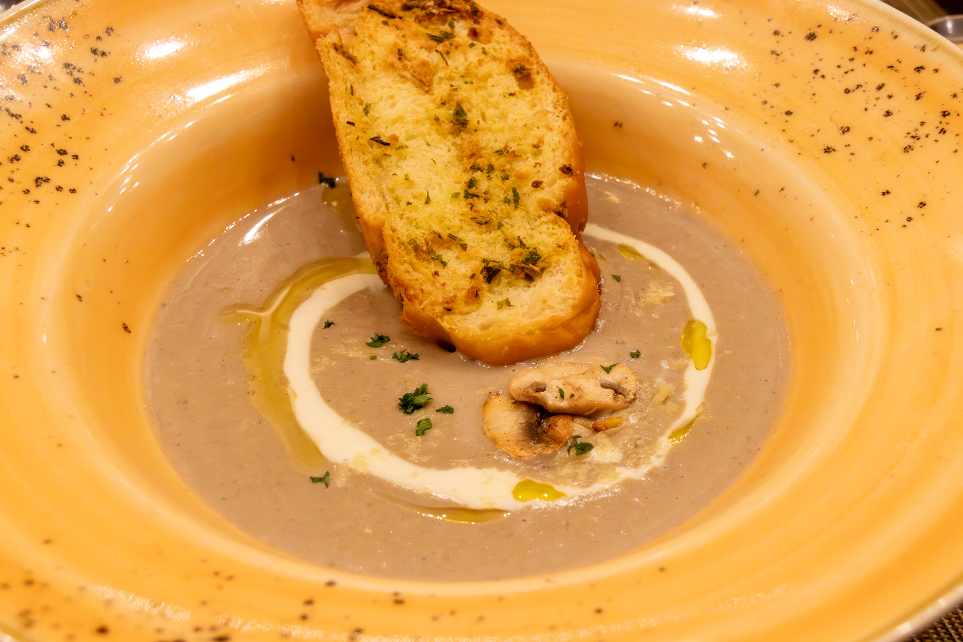 濃厚で美味なマッシュルームスープ