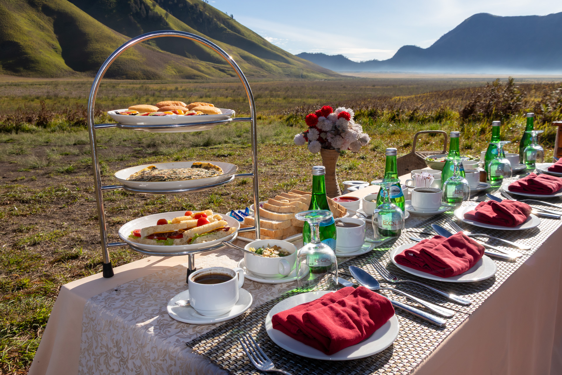 絶景のなかでいただく朝食はなんとも贅沢