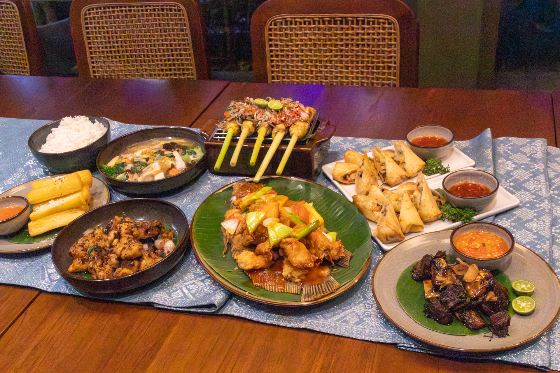 全員が名残惜しくいただいたインドネシア料理の数々