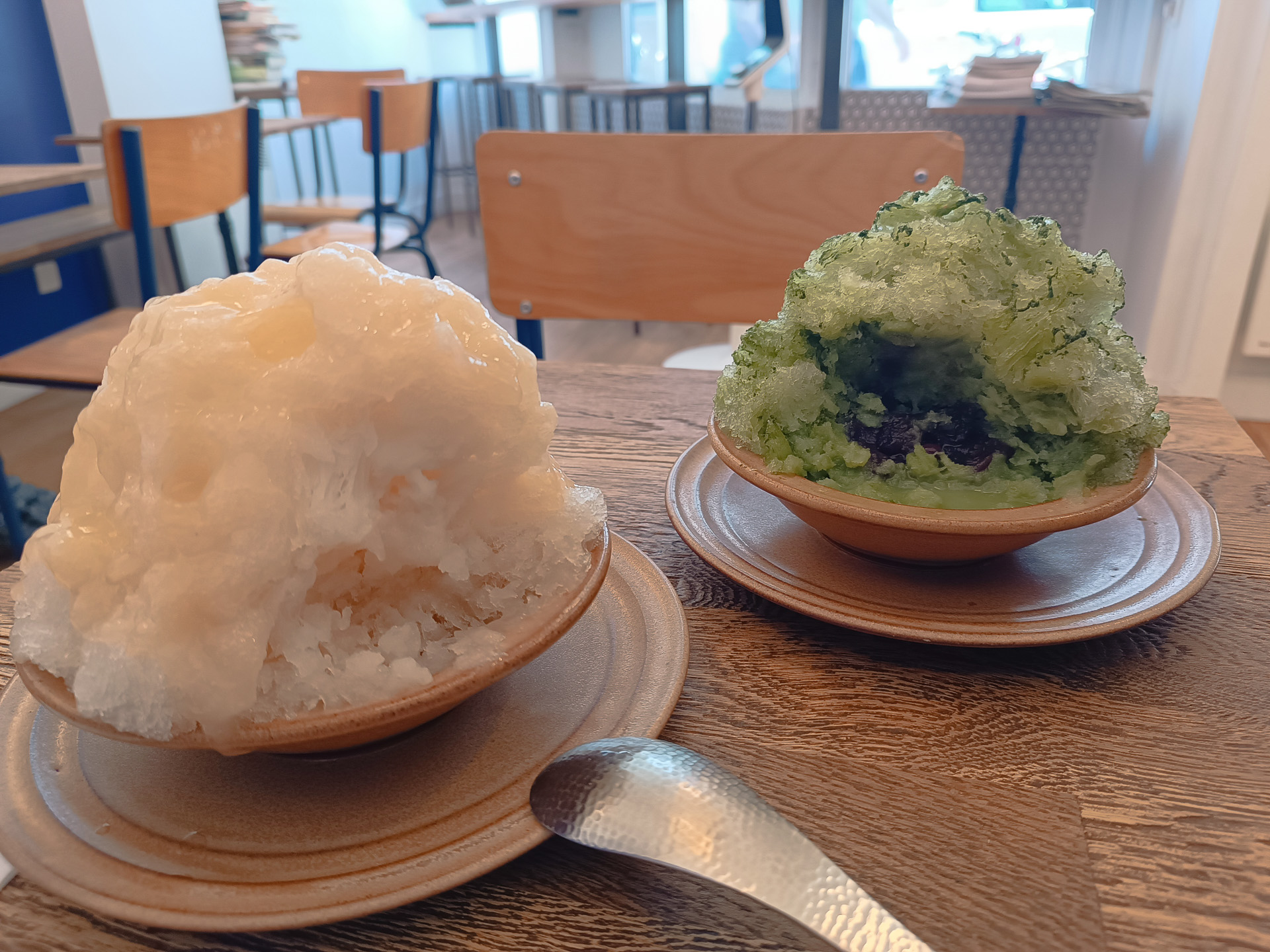 ふわふわのかき氷と日本製のかき氷機