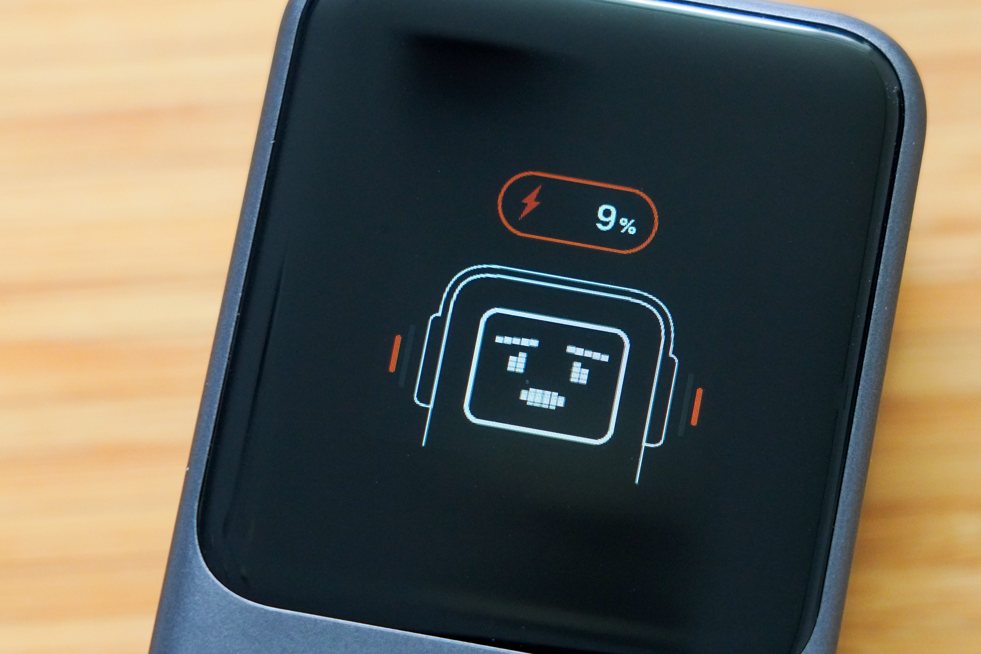 容量が10％を切ると、キャラクターの泣き顔が赤く表示される