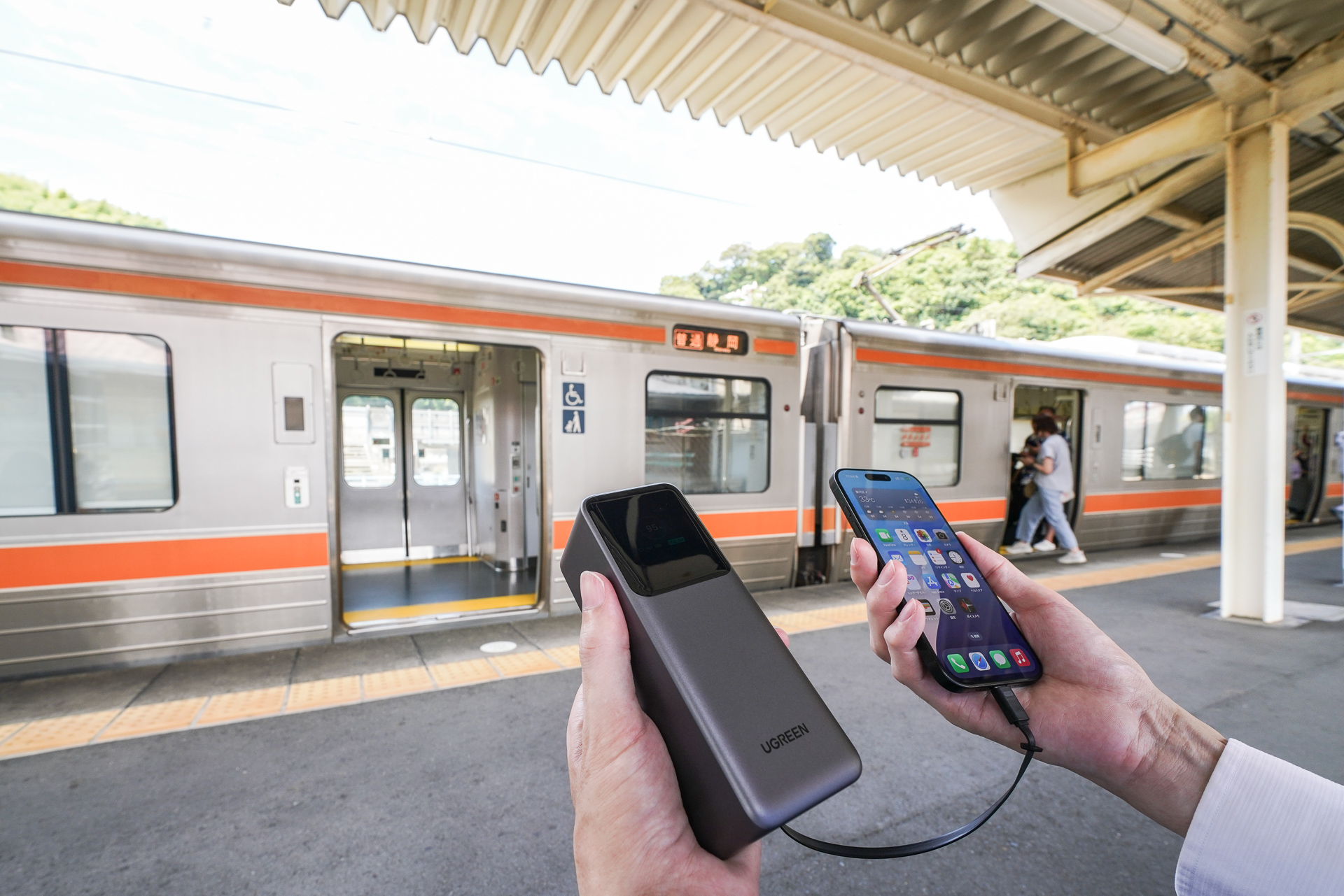 長時間コンセントがなくてもまったく問題なし。青春18きっぷでも使って普通列車の長旅でも楽しんでみようか