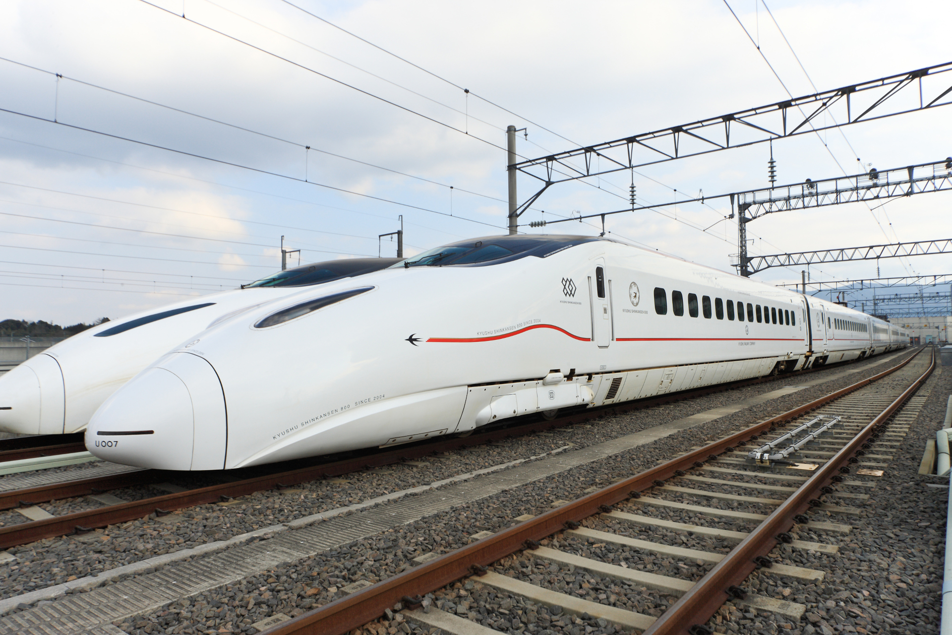 九州新幹線の車内で球場の売り子が生ビール販売