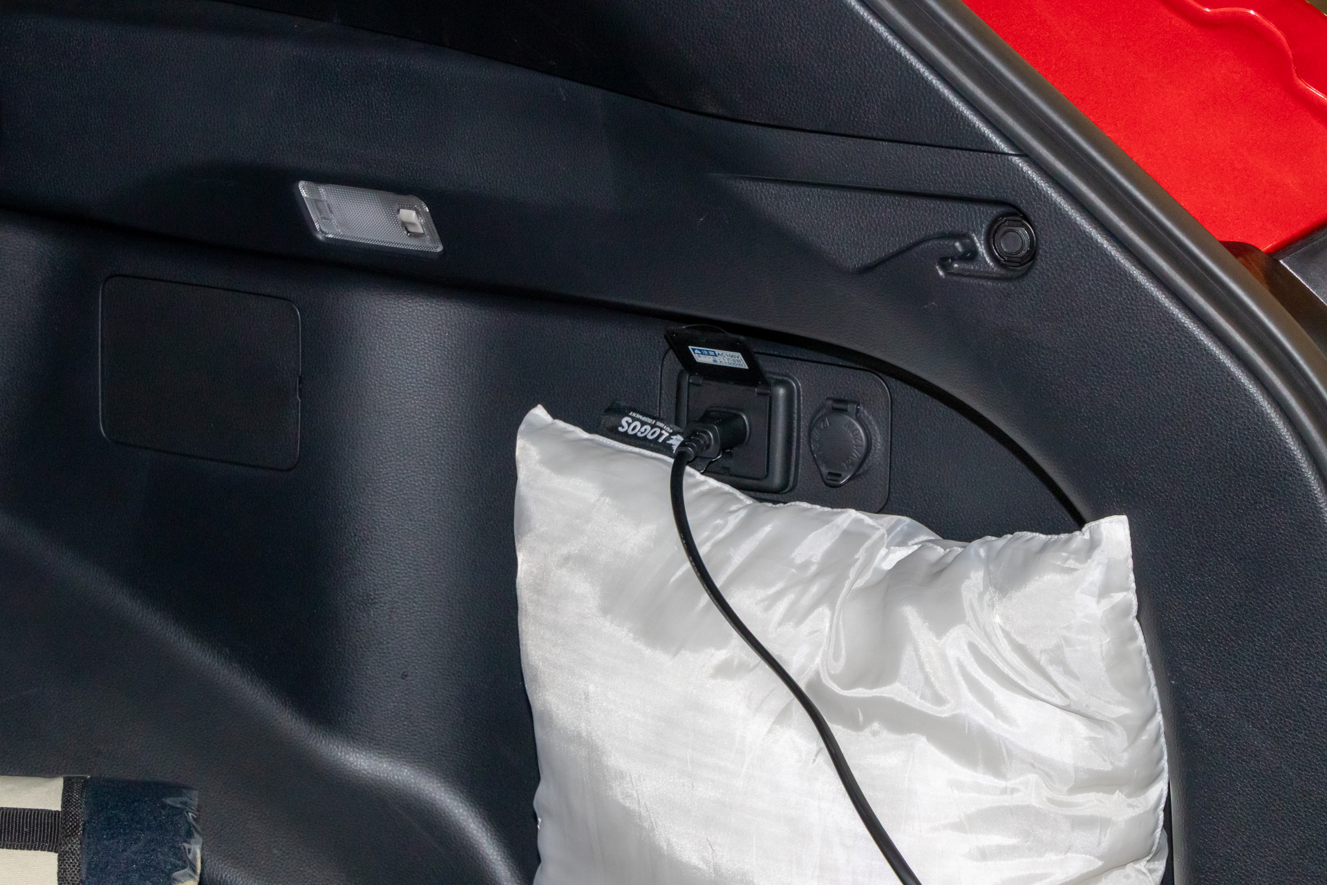 ACコンセントを備えたRAV4と一緒に野電アイテムを紹介