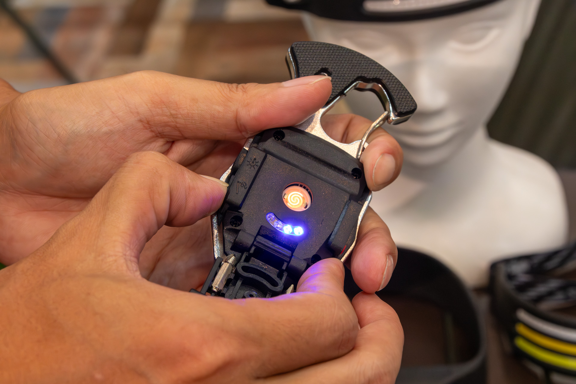 着火機能をオンにすると、真んなかが赤く高温状態になる