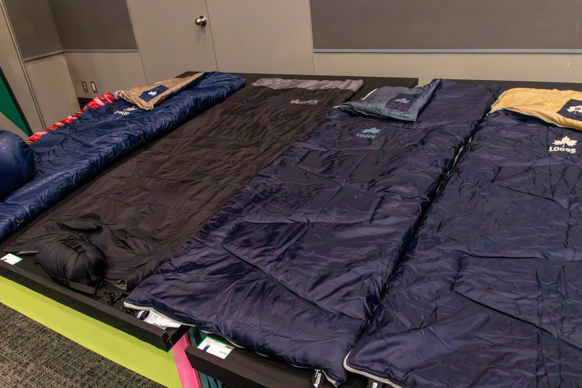 シュラフの新製品「丸洗い スランバーシュラフ・5」「抗菌防臭 丸洗いディープスリーパー・5」「抗菌防臭 丸洗いディープスリーパー・10」「抗菌防臭 丸洗いディープスリーパー・15」