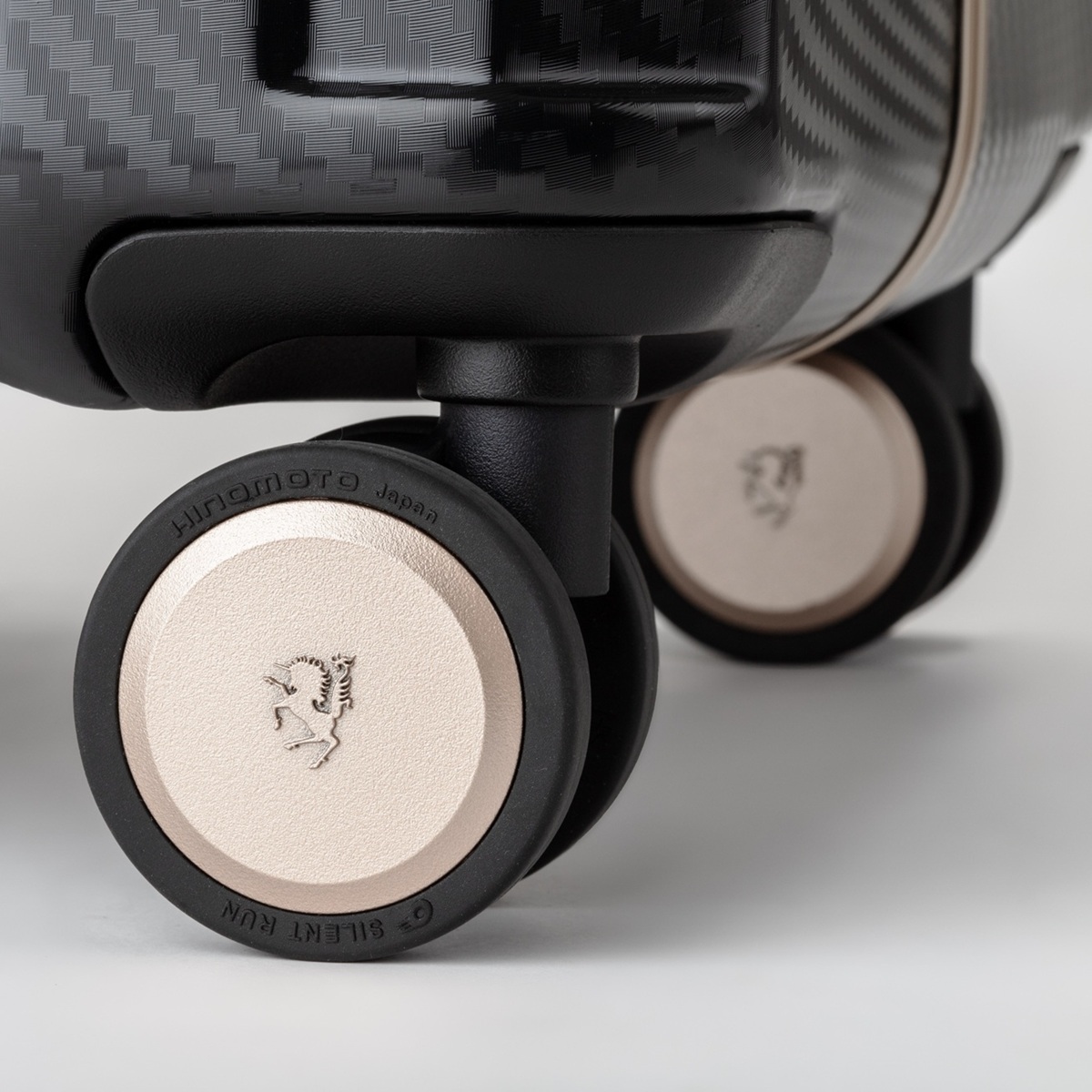 日乃本錠前製のダブルキャスター