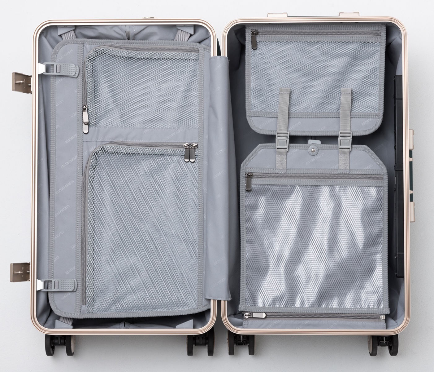 充実の内装仕切り